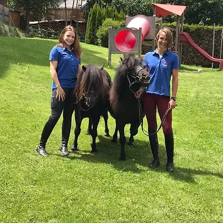 Der Wastlhof - Pools, & Eigene Reitschule 4*