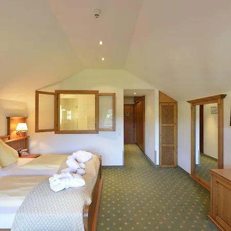 Der Wastlhof - Pools, Spa&eigene Reitschule Niederau